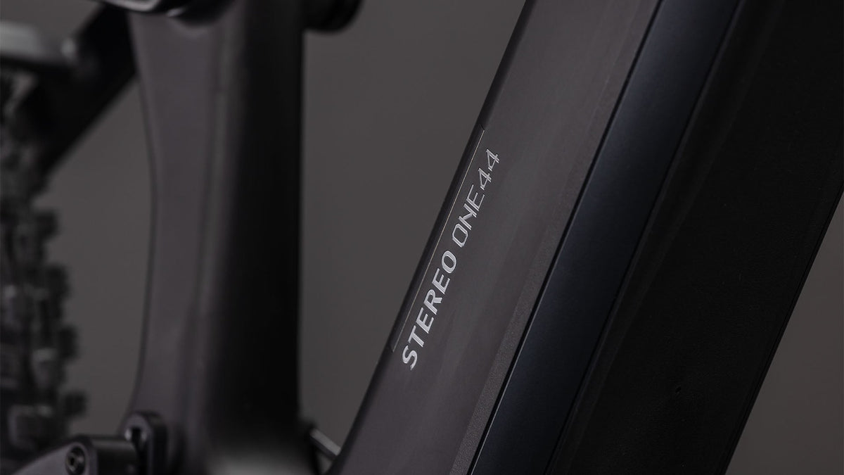 Cube Stereo Hybrid ONE44 HPC Race 800 blackline