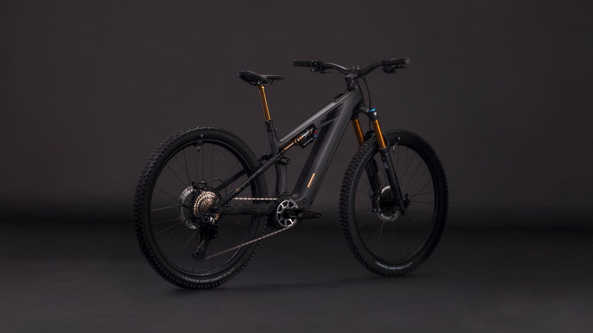 Cube Stereo Hybrid ONE44 HPC AT 800 carbon'n'gold