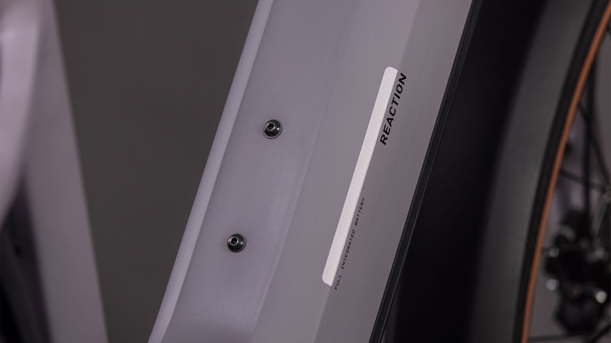 Cube Reaction Hybrid Performance 600 FE plumgrey'n'black