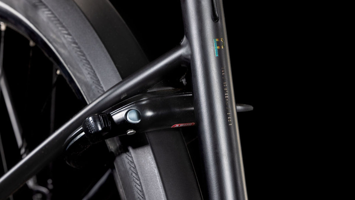 Cube Supreme Hybrid Pro 625 black'n'spectral